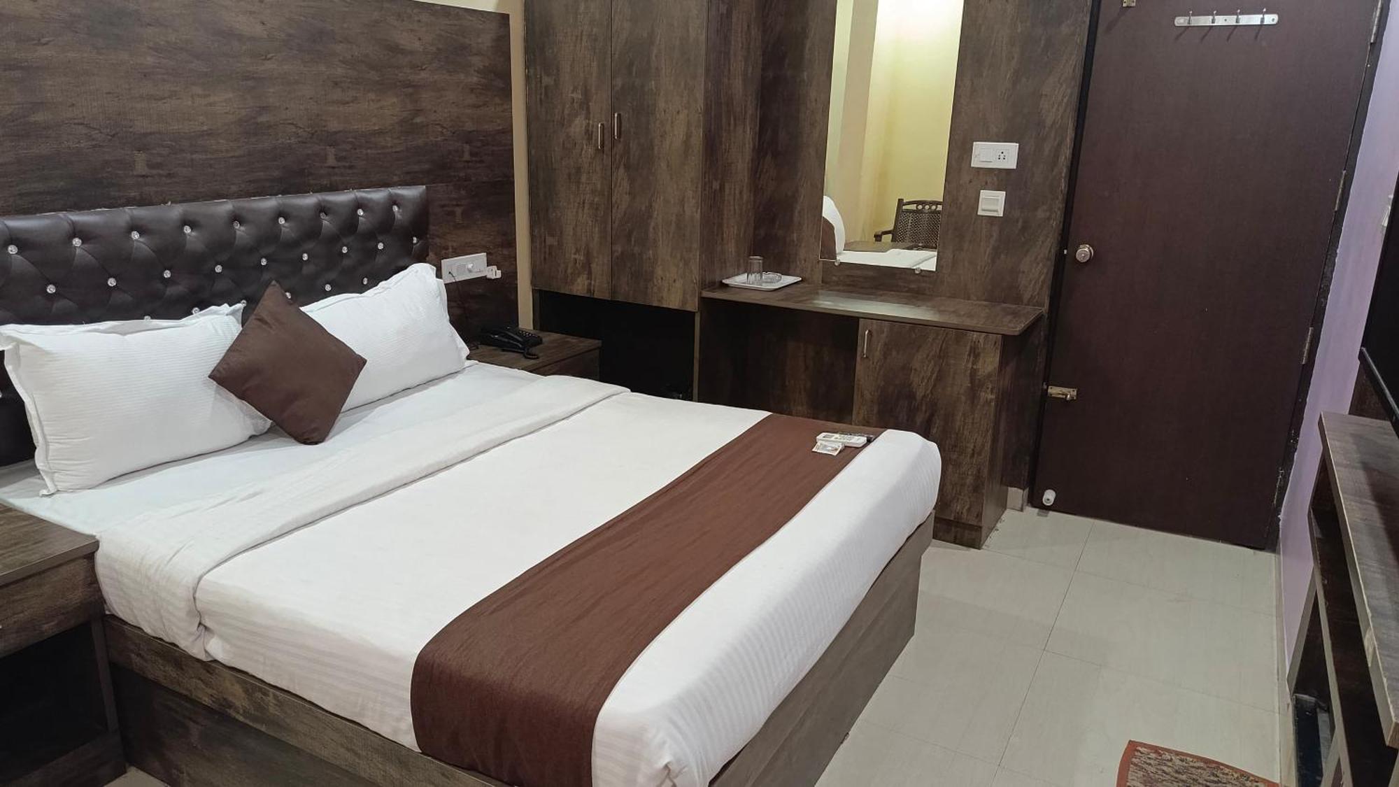 Pph Royal Gs Comforts Opp Mall Of Asia بنغالور المظهر الخارجي الصورة
