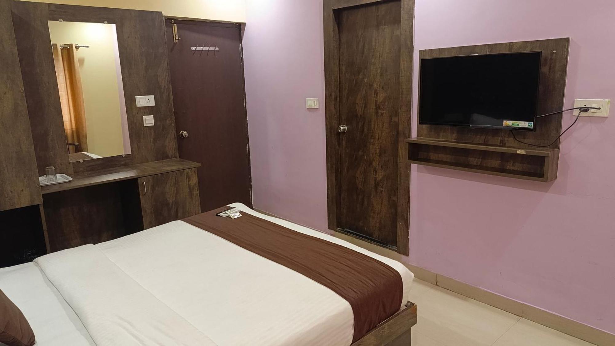 Pph Royal Gs Comforts Opp Mall Of Asia بنغالور المظهر الخارجي الصورة