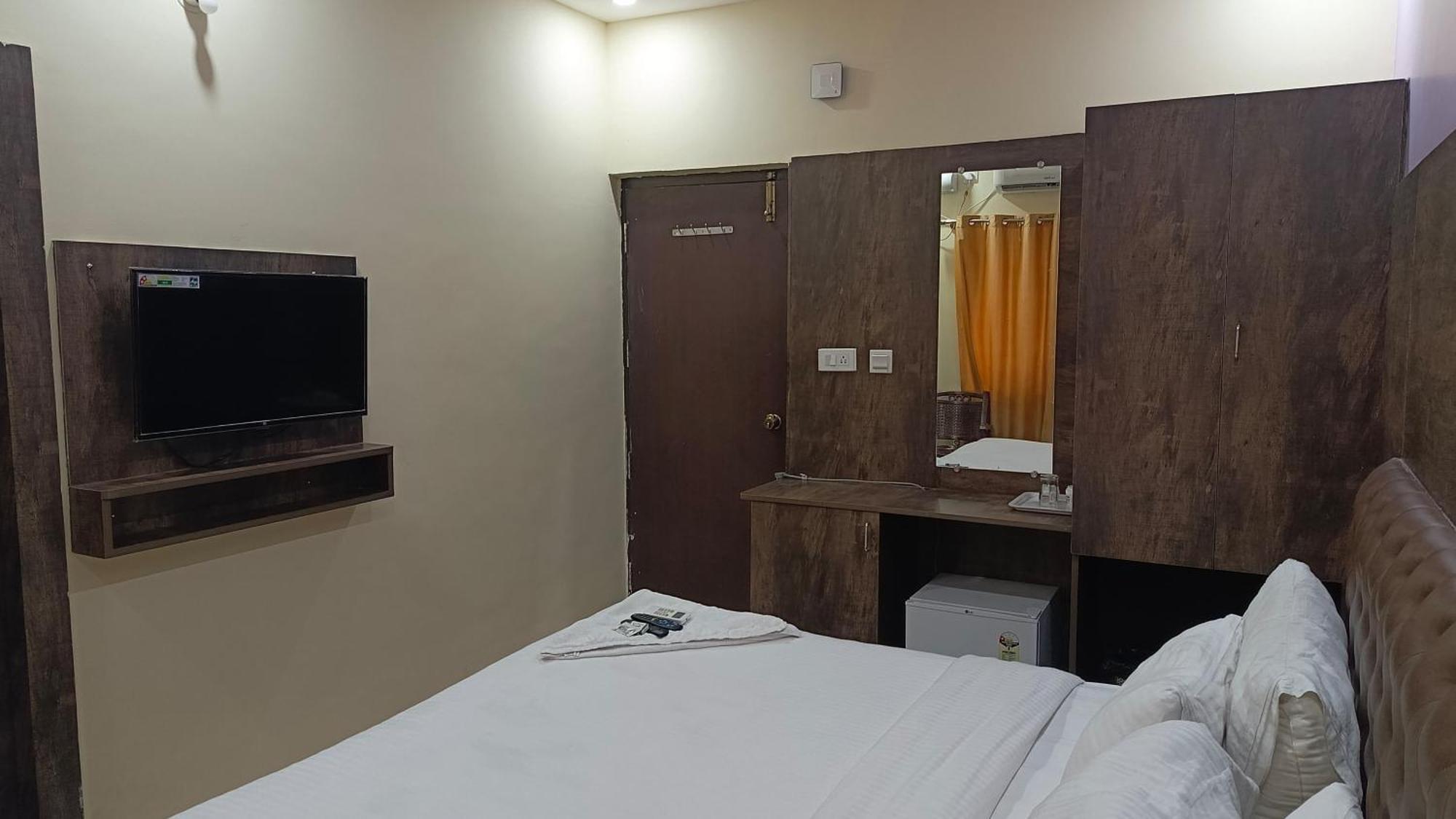 Pph Royal Gs Comforts Opp Mall Of Asia بنغالور المظهر الخارجي الصورة